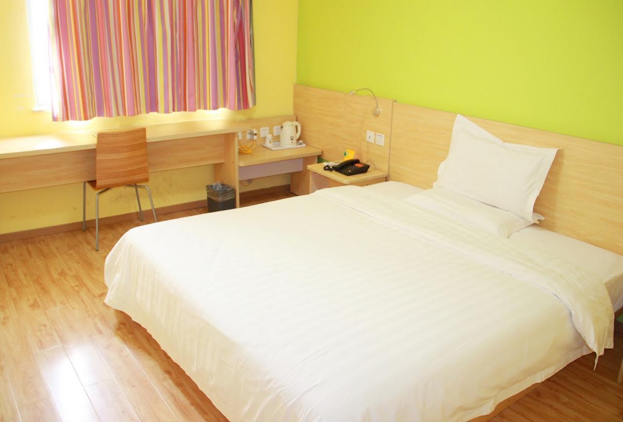 7Days Inn Xianning Hot Spring Pedestrian Street Shopping Park Eksteriør billede